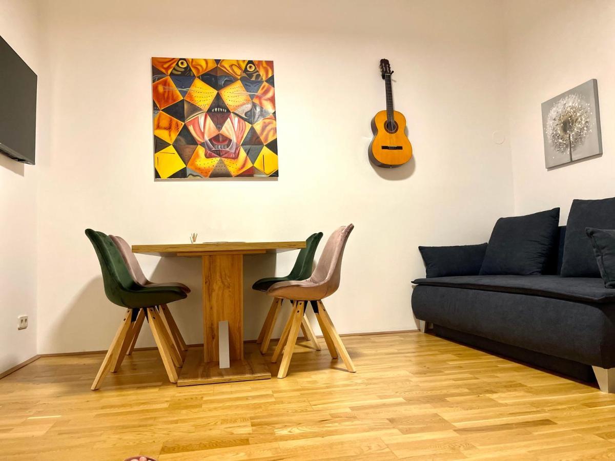 Klimatisiertes, Ruhiges Dachgeschoss Cityapartment Im Zentrum Wiens ภายนอก รูปภาพ