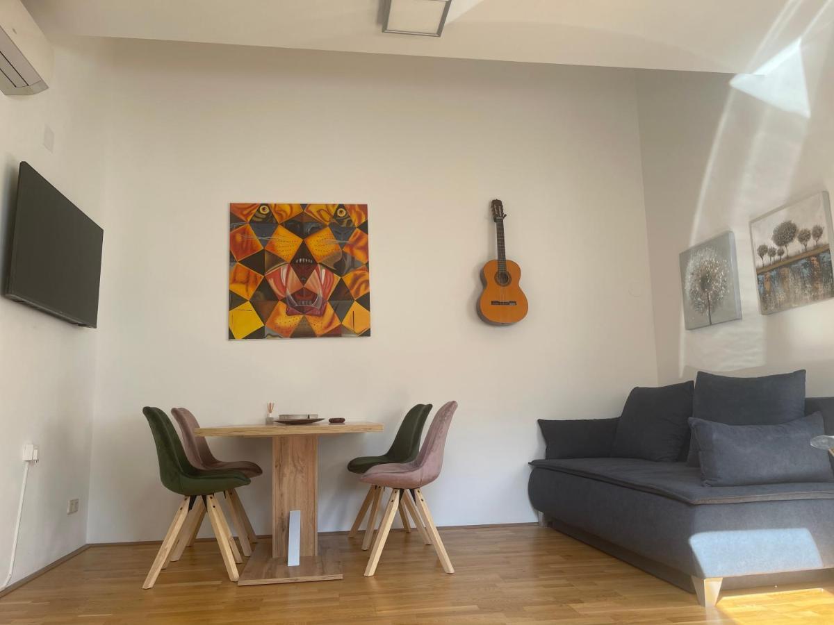 Klimatisiertes, Ruhiges Dachgeschoss Cityapartment Im Zentrum Wiens ภายนอก รูปภาพ