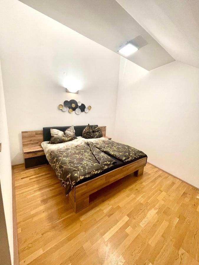 Klimatisiertes, Ruhiges Dachgeschoss Cityapartment Im Zentrum Wiens ภายนอก รูปภาพ